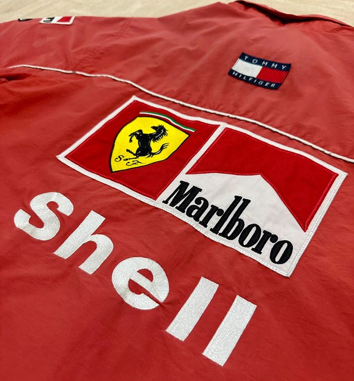 Veste Ferrari x Tommy x Marlboro - photo numéro 14