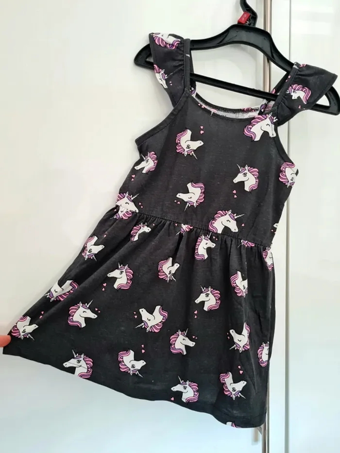 ● 3 ans ● Robe licorne - photo numéro 3