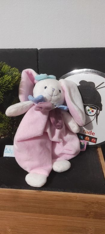 Doudou lapin rose et blanc Berry BN0242 baby nat mûre bleu noeud  violet Pois