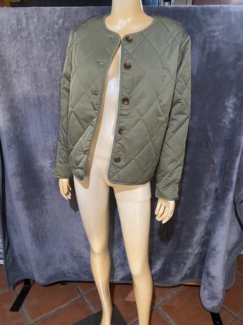 Veste kaki courte matelassés fin idéal pour la ou mi saison Imperméable camaïeu taille 36