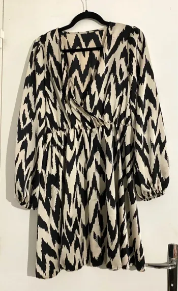 Robe Manches Bouffantes