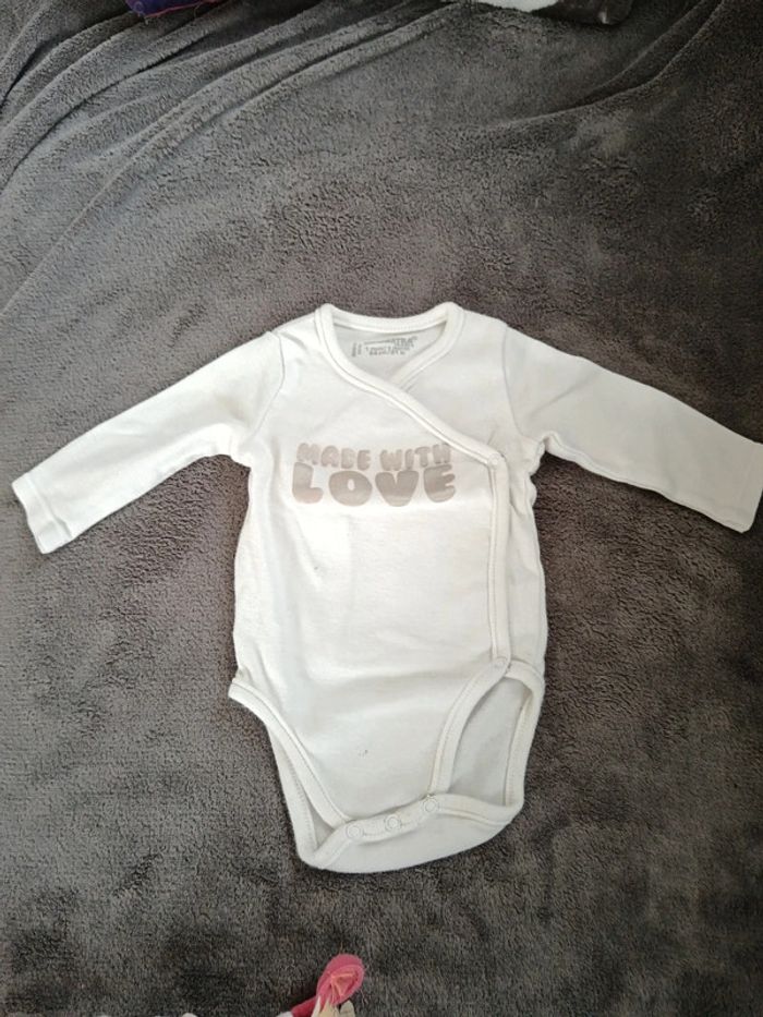 Lot bodies 1mois fille - photo numéro 4