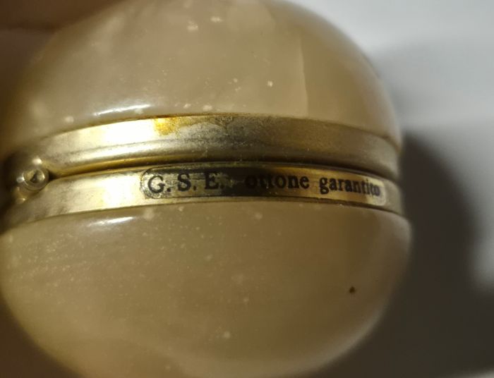 petite boîte vintage en albâtre et laiton pilulier - photo numéro 5