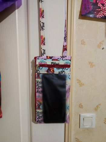 Pochette portable et porte feuille