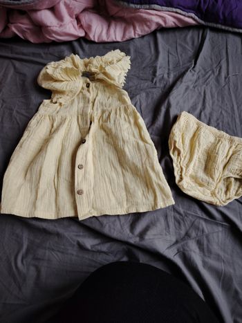 Robe double gaz jaune Kiabi taille 6 mois 