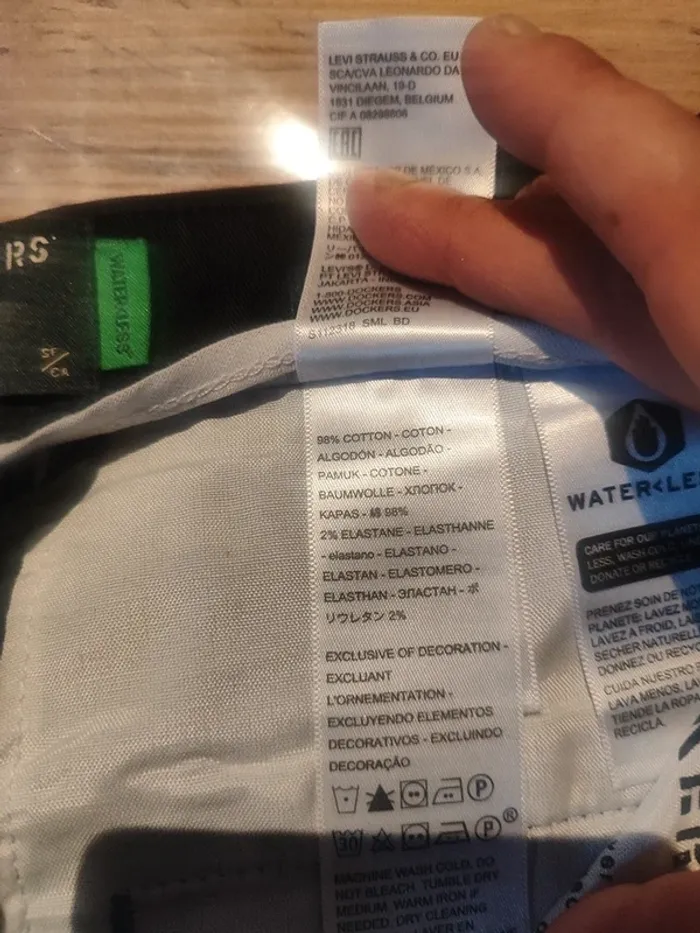 Pantalon droit Dockers – 36 – Noir – État : Excellent - photo numéro 4