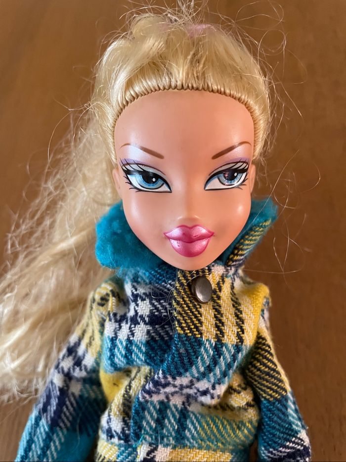 Poupée bratz - photo numéro 2