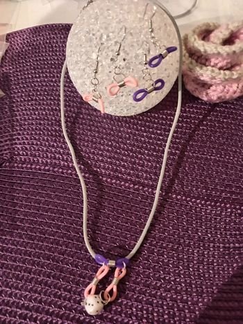 Collier et bloucles d'oreilles