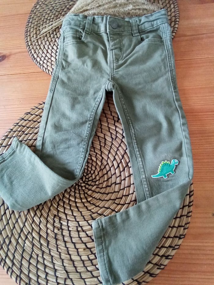 Lot 2 pantalons skinny 1 kaki 1 gris Kiabi taille 3 ans - photo numéro 5