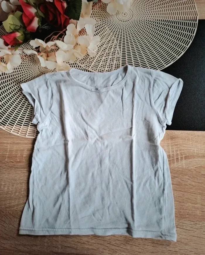 Lot de 4 tee-shirt, taille 6-8 ans - photo numéro 4
