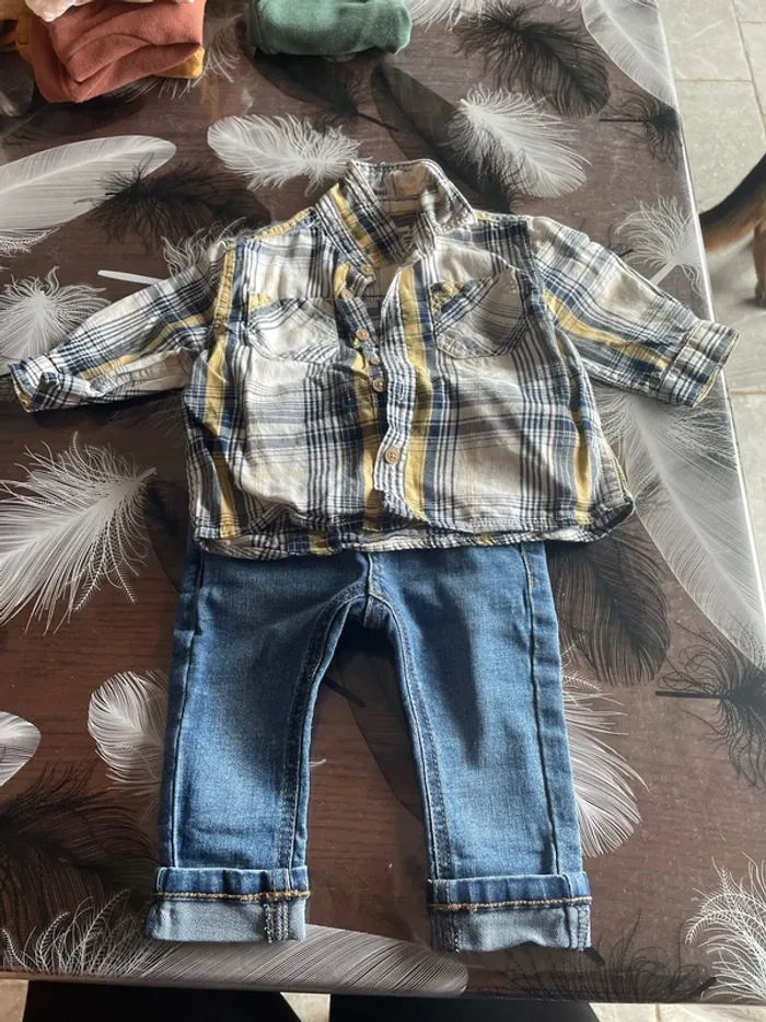 Jeans et chemise taille 6 mois