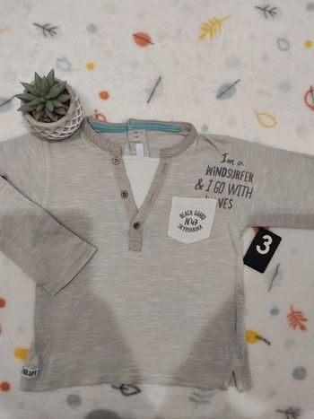 Tee-shirt manches longues Gémo 3 ans skateboard