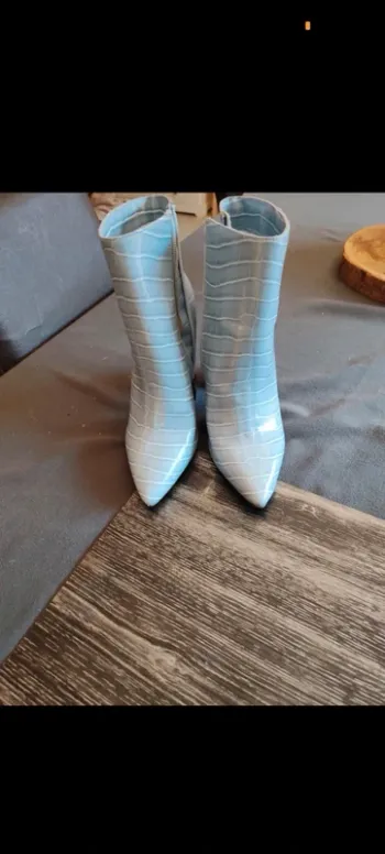 Bottines bleu ciel croco – JustFab – Taille 38 – Style & originalité