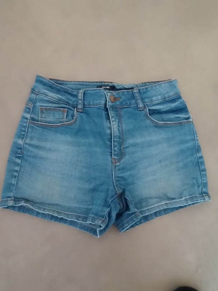 Short femme T38