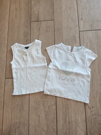 Lot de 2 t-shirt blanc 2 ans tachés