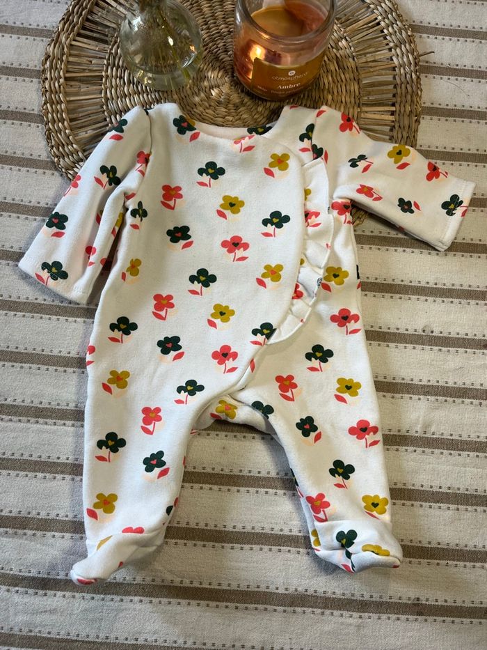 Lot de vêtements 0/1mois - photo numéro 2