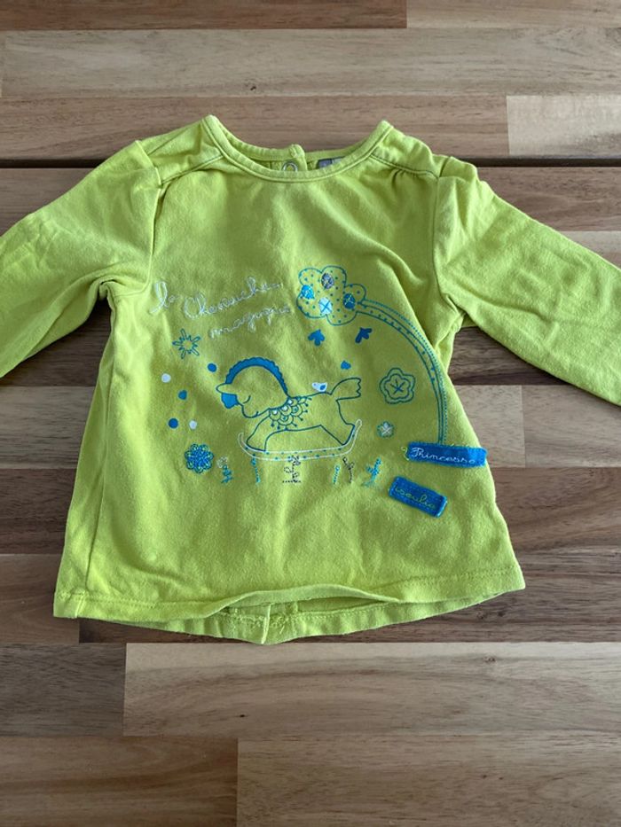 Lot de gilets et un t-shirt - photo numéro 11