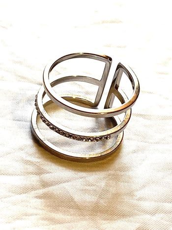 Bague Large Ouverte Triple Lignes Fines Pierres Blanches Strass Bijou Argenté Fantaisie Femmes