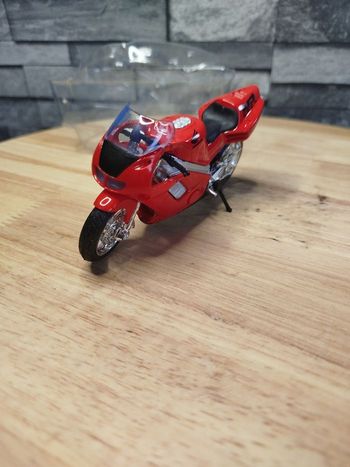 Moto Honda Maisto 