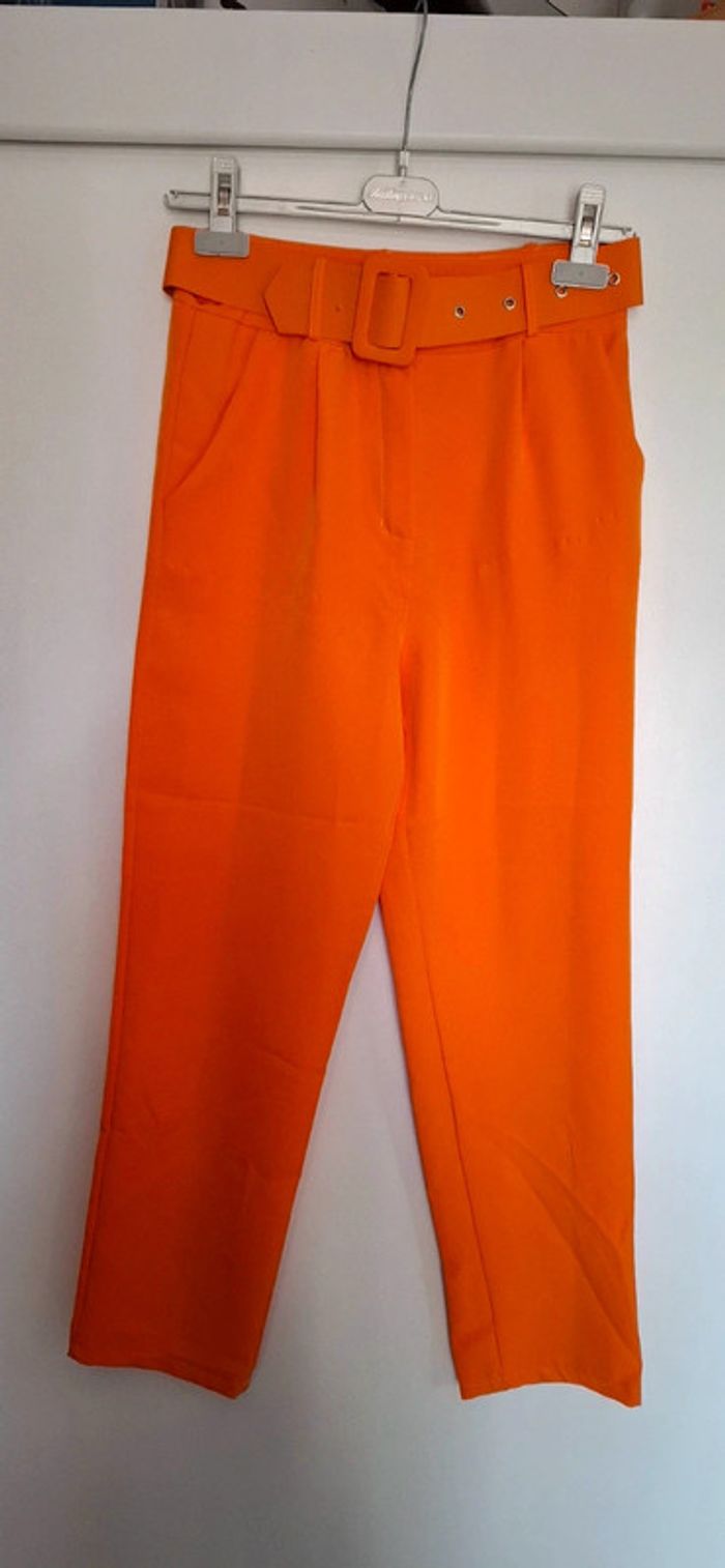 Pantalon costume taille haute orange
