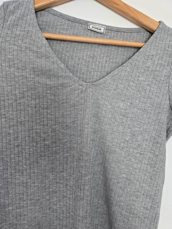 Tee shirt gris côtelé - photo numéro 2