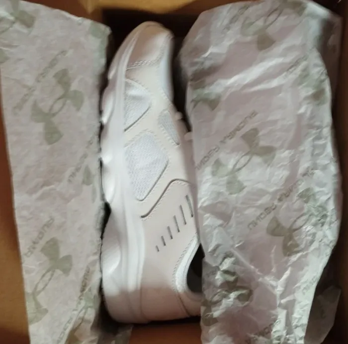 Baskets under armour neuves avec boîte 36,5 - photo numéro 9