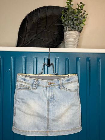 Jupe tape à l’œil