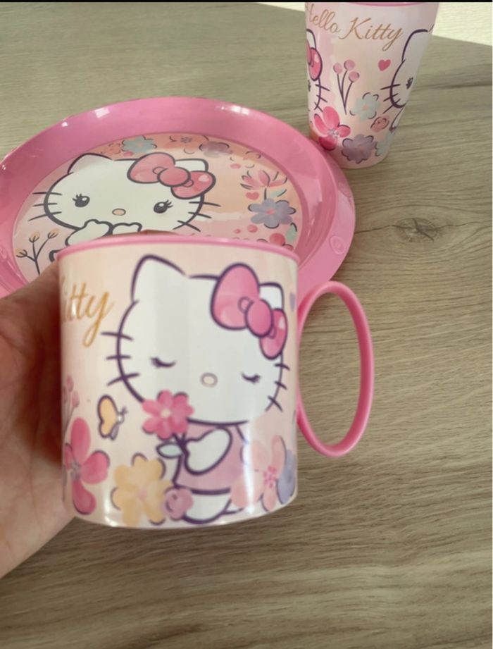 Ensemble vaisselle neuf Hello Kitty’ - photo numéro 3