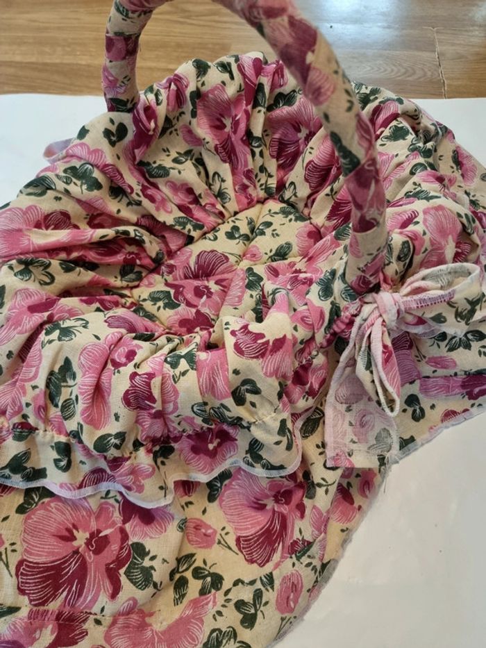 Panier en osier vintage fait main avec son couvercle matelassé - photo numéro 9