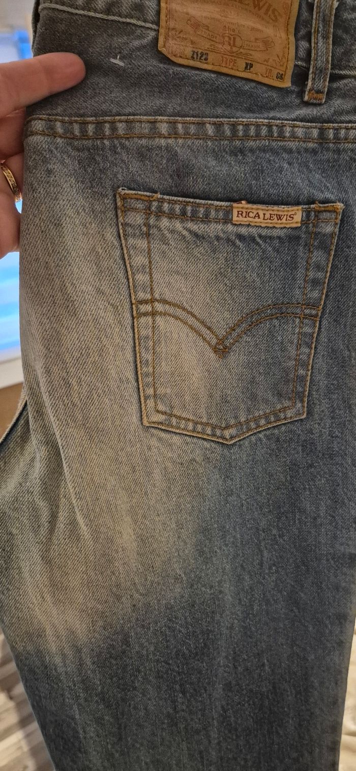 Jean rica Lewis femme - photo numéro 2