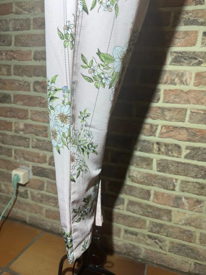 Pantalon rose clair fleuri Primark Taille XXS / 32 - photo numéro 9