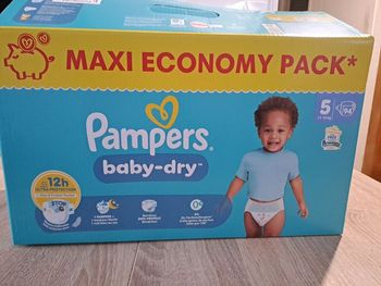 Couches pampers taille 5