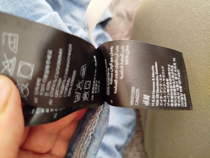 Chemise bleue h&M. Taille  4/5 ans. Très bon état - photo numéro 5