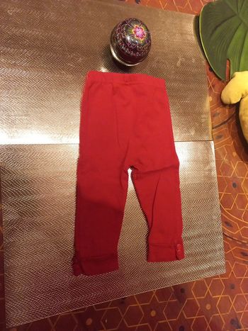 Beau leggings rouge 9 mois