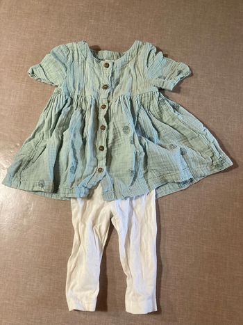 Robe + legging bébé 6 mois – gaze de coton verte et coton blanc