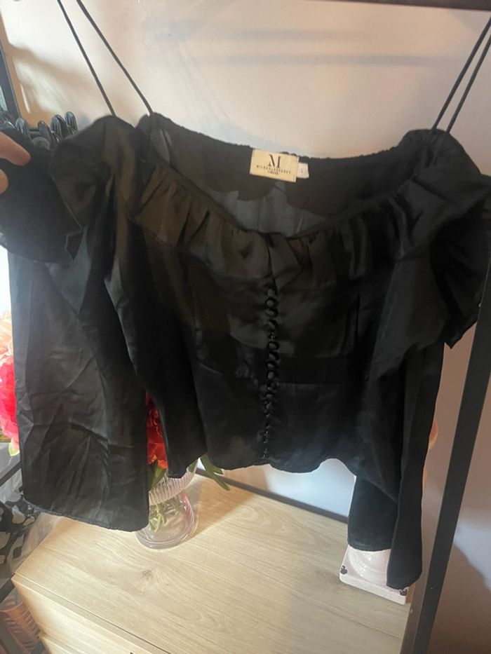 Blouse noire NA-KD boutonnée