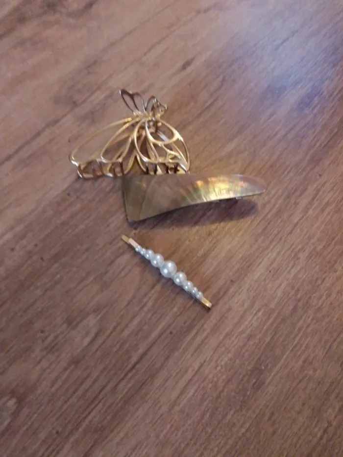 Lot de 4 barrettes et pince - photo numéro 2