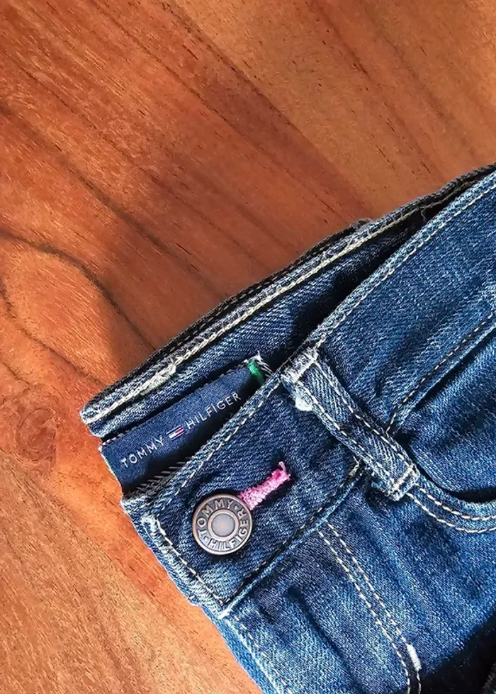 Jean's Tommy Hilfiger Taille 12 mois - photo numéro 2