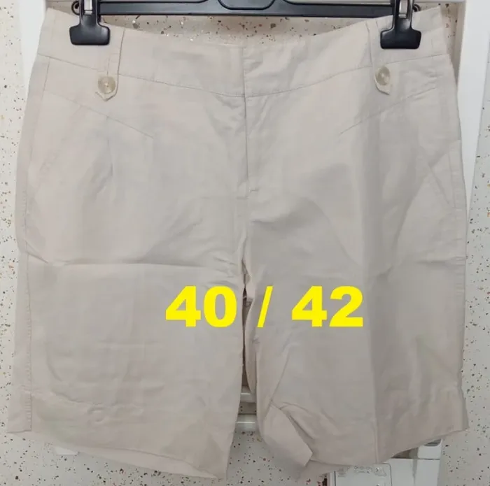 Bermuda / Short beige / crème 58 % Lin 42 % Coton Mexx Taille 40 / 42 (FR)