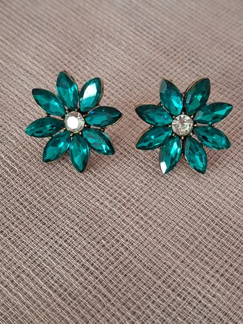 Boucles d’oreilles fleurs vertes - neuves sans étiquette