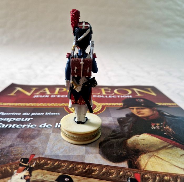 Figurine,Napoléon , jeux d'échec de collection  , le sapeur d'infanterie de ligne - photo numéro 3