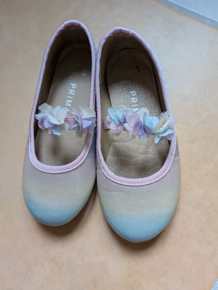 Ballerines à fleurs arc-en-ciel Primark 27