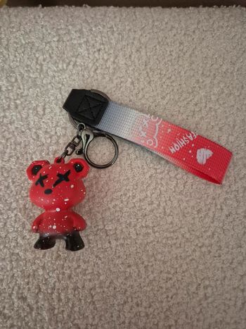 Porte clé ourson rouge et noir