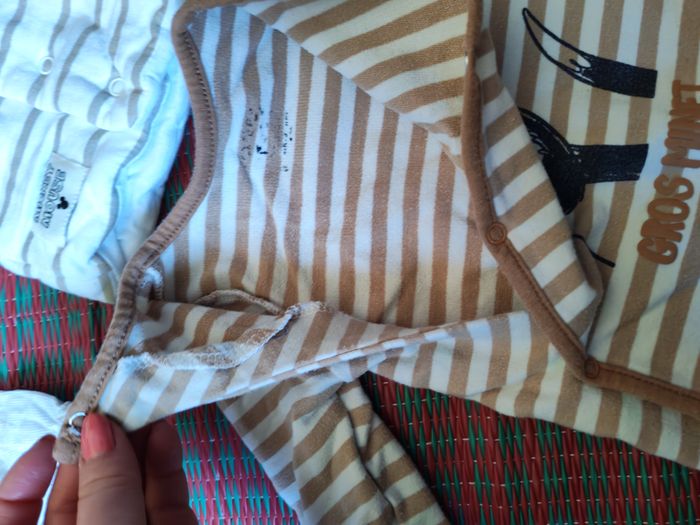 Lot de 8 vêtements bébé 3 mois couleurs blanc, beige, écru - photo numéro 10