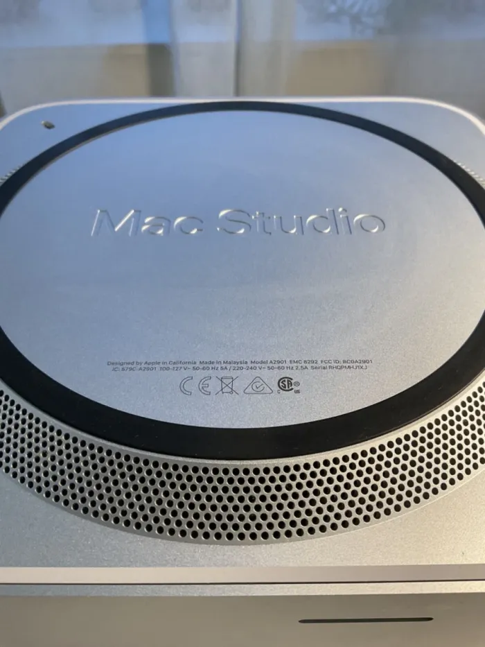 Apple Mac Studio (2023), GPU 60 cœurs, M2 Ultra, 192 Go RAM, SSD 4 To - photo numéro 2