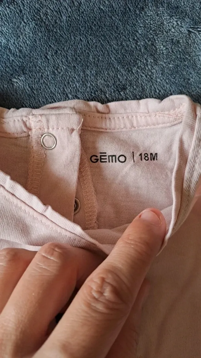 💚T-shirt fille manches longues "Je suis à croquer" GÉMO – 18 mois - photo numéro 2