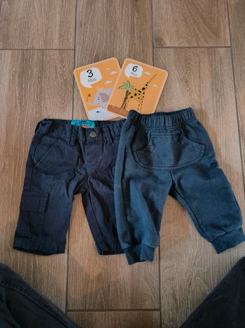 2 pantalon 3/6 mois