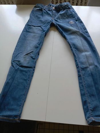 Jean 12 ans tape à l'oeil