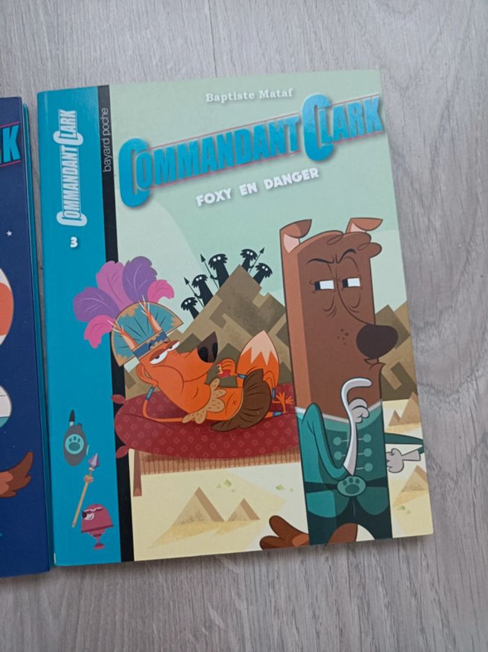 Lot de 3 livres Commandant Clark-1 Un passager bien encombrant/2 Le bal de l'espace/3 Foxy en danger - photo numéro 4