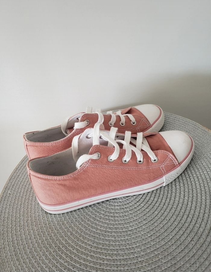 Baskets en toile rose